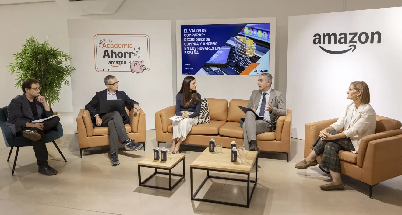 Participantes en la presentación del estudio de Ipsos para Amazon sobre comparación de precios y ahorro en España